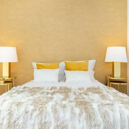 Whome | Golden Premium Apartment *