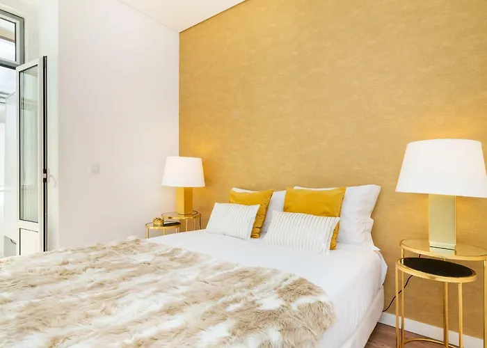 Whome | Golden Premium